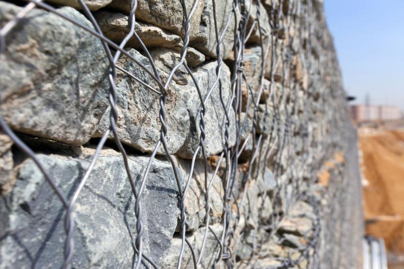 Contenção de solo nas obras: conheça os principais tipos